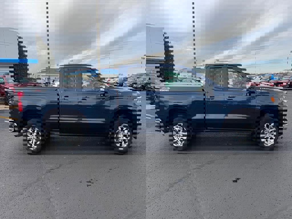 Certified 2022 Chevrolet Silverado 1500 LT image 2