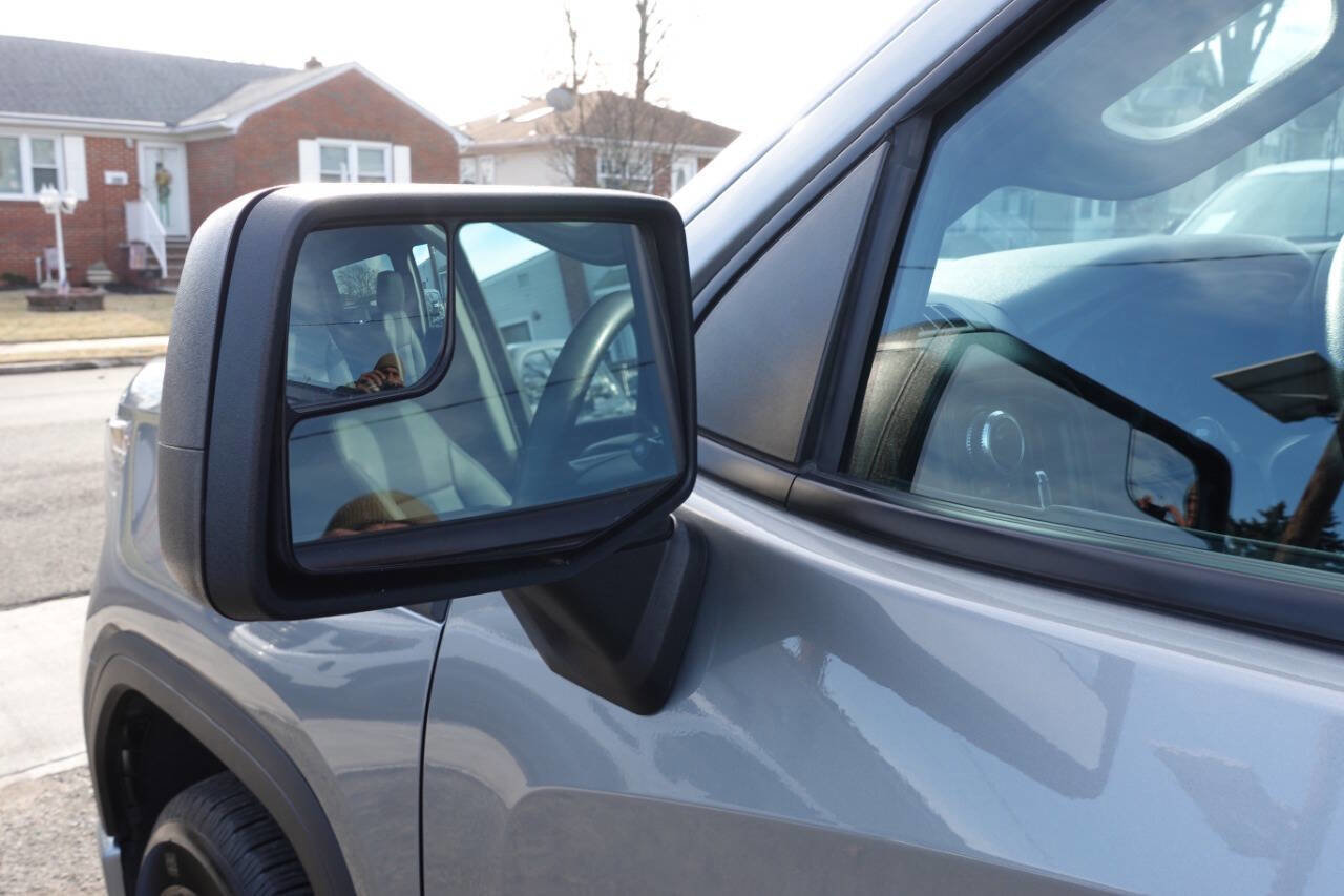 Used 2023 GMC Sierra 1500 Pro w/ Graphite Edition image 13