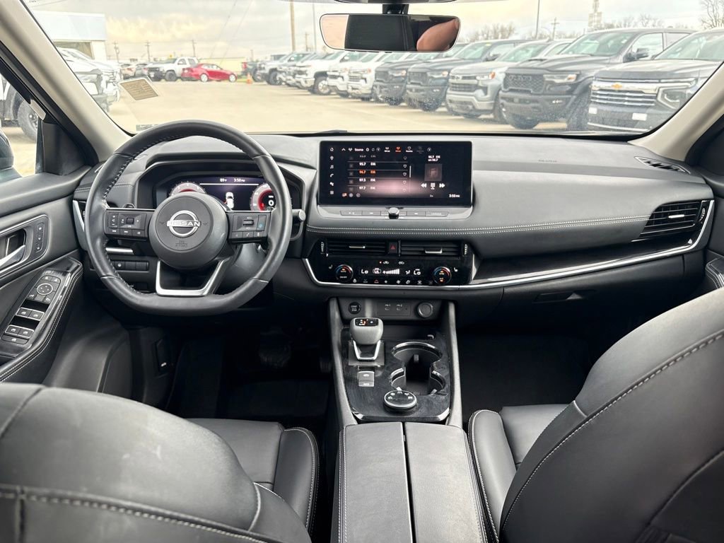 Used 2024 Nissan Rogue SL w/ SL Premium Package image 16