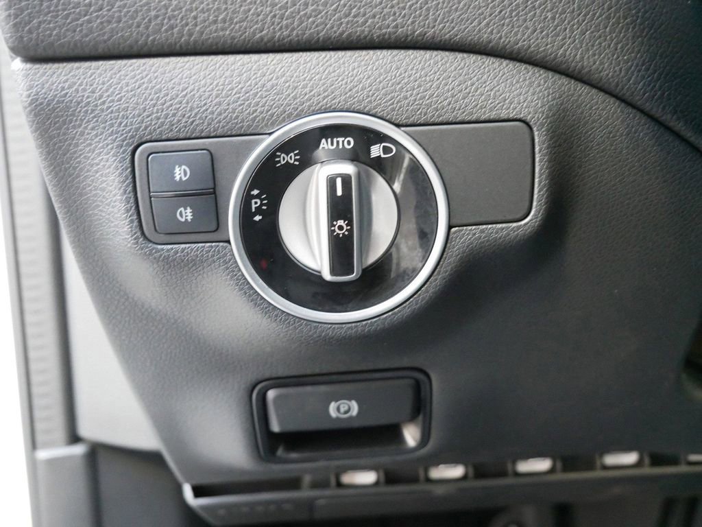 Used 2020 Mercedes-Benz GLA 250 4MATIC image 18