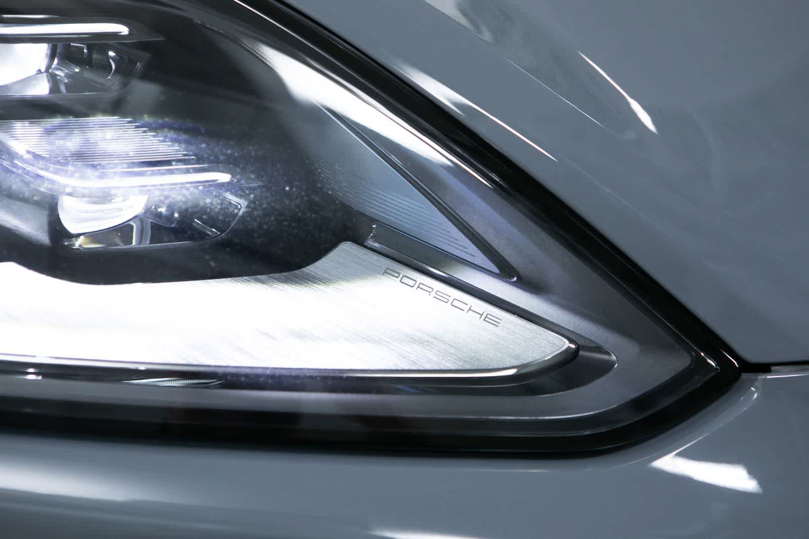 New 2026 Porsche Cayenne Coupe AWD/4WD image 16