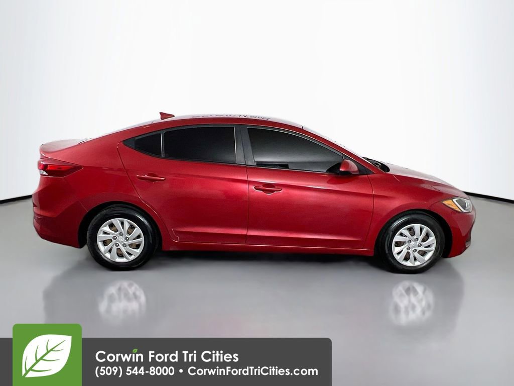 Used 2017 Hyundai Elantra SE image 18