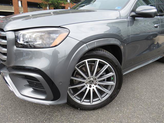 Used 2025 Mercedes-Benz GLS 450 4MATIC image 29