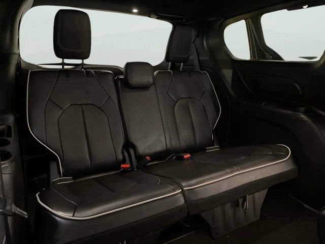 Used 2026 Chrysler Pacifica Limited FWD image 24
