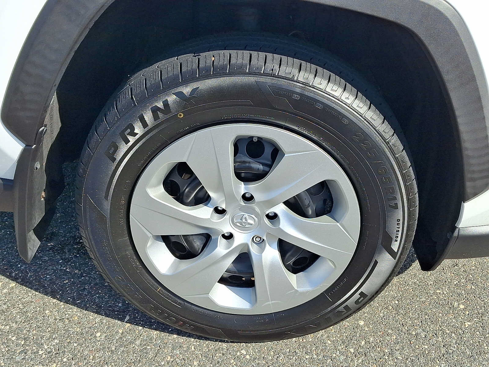Used 2020 Toyota RAV4 LE w/ All Weather Liner Package AWD/4WD image 8
