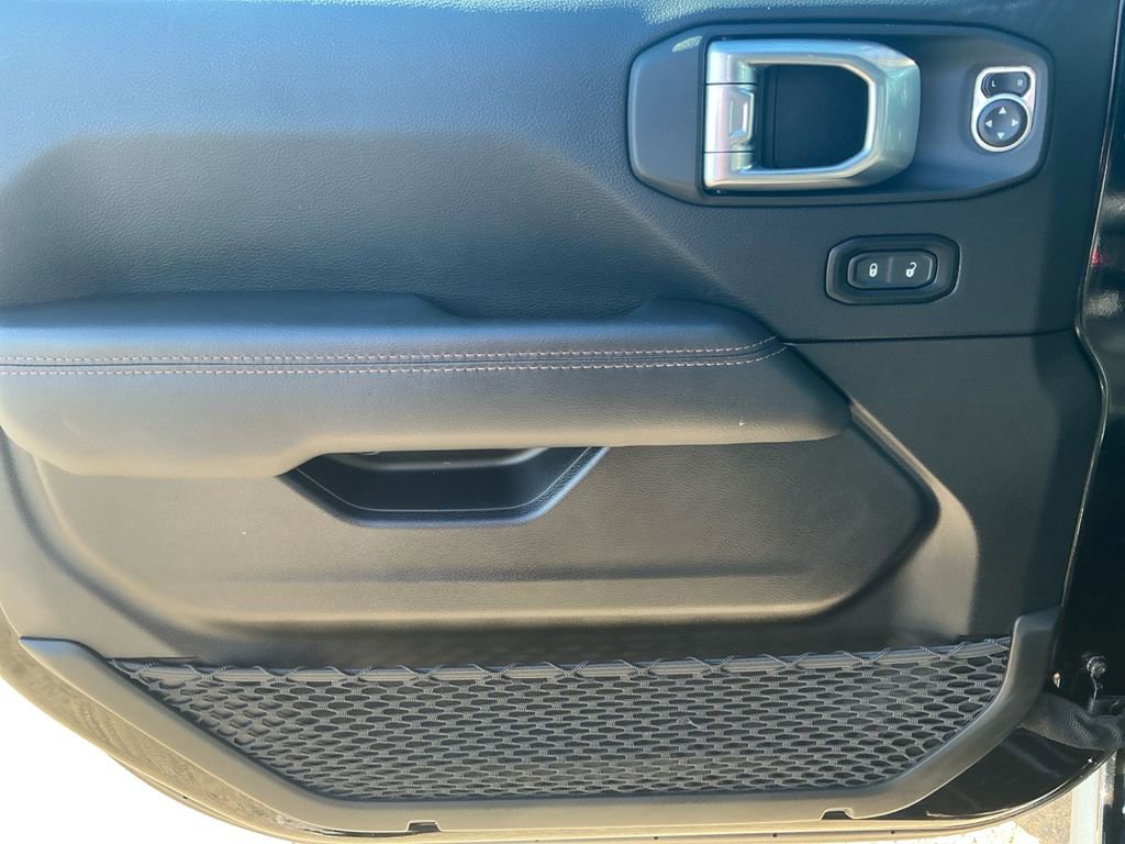 Used 2023 Jeep Wrangler Unlimited Rubicon 392 w/ Xtreme Recon 35" Tire Package image 23