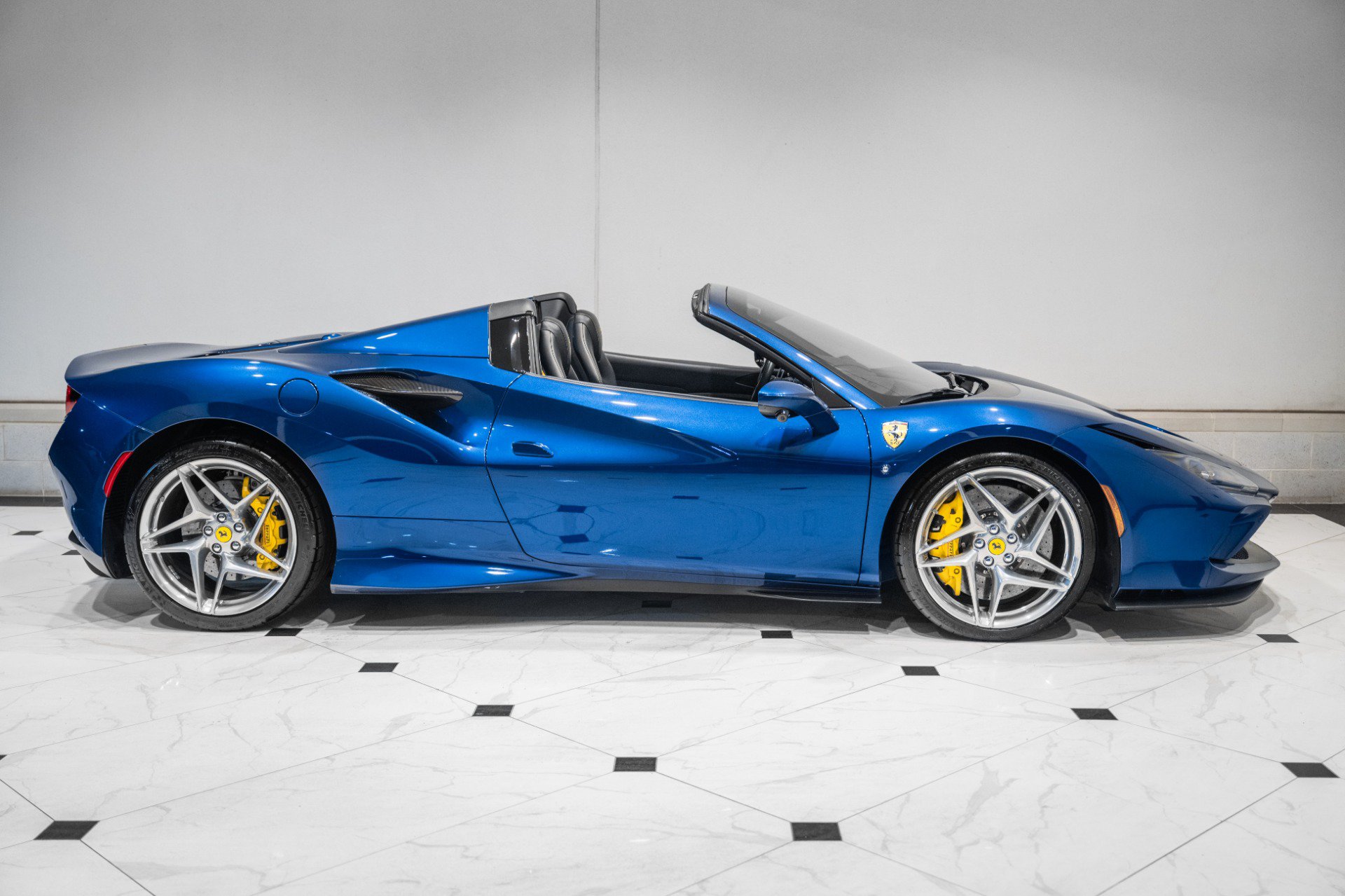 Used 2023 Ferrari F8 Tributo RWD image 6