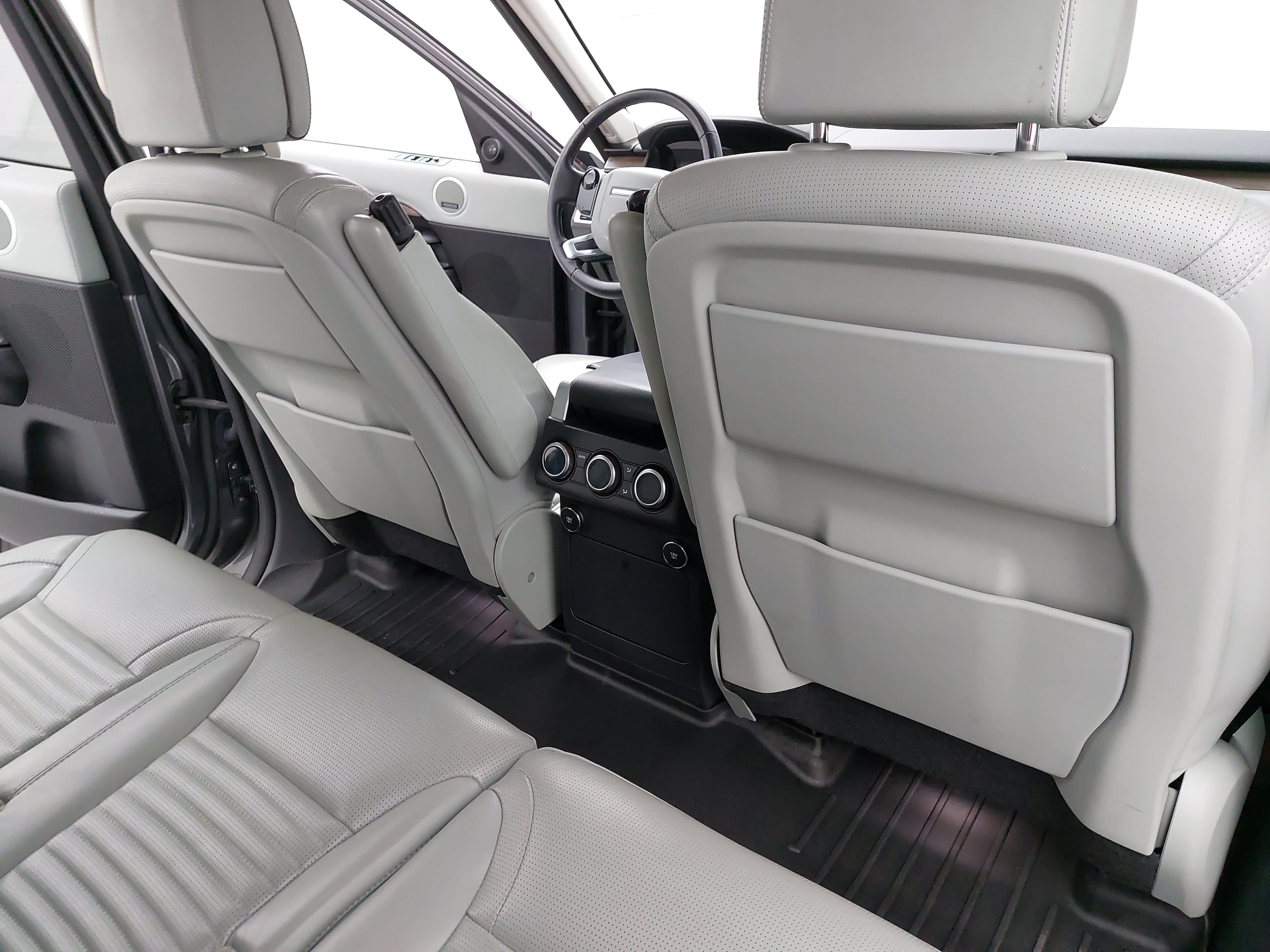 Used 2019 Land Rover Discovery HSE Luxury AWD/4WD image 13