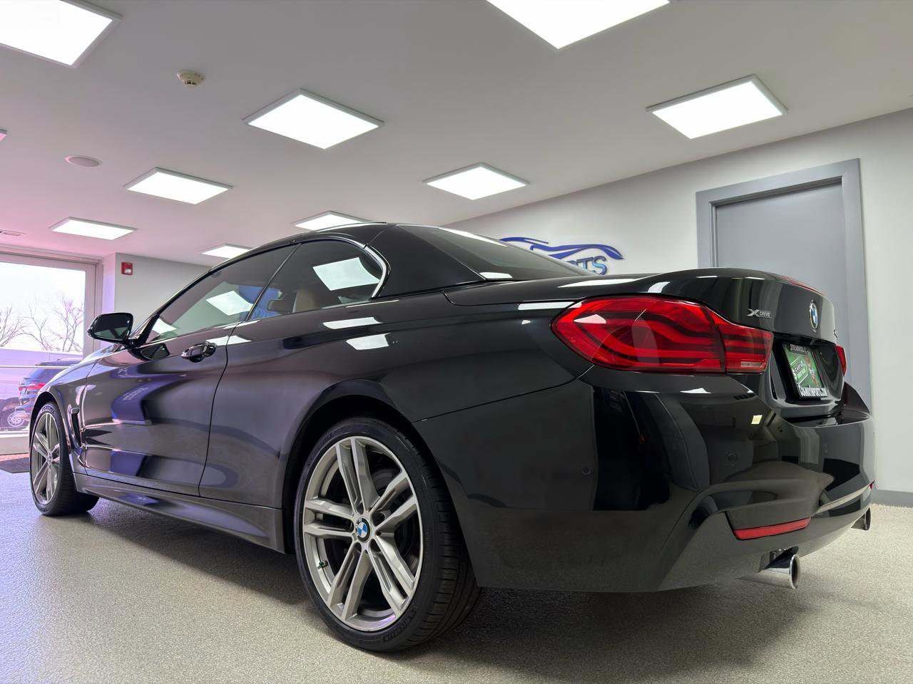 Used 2019 BMW 440i xDrive Convertible w/ M Sport Package image 9
