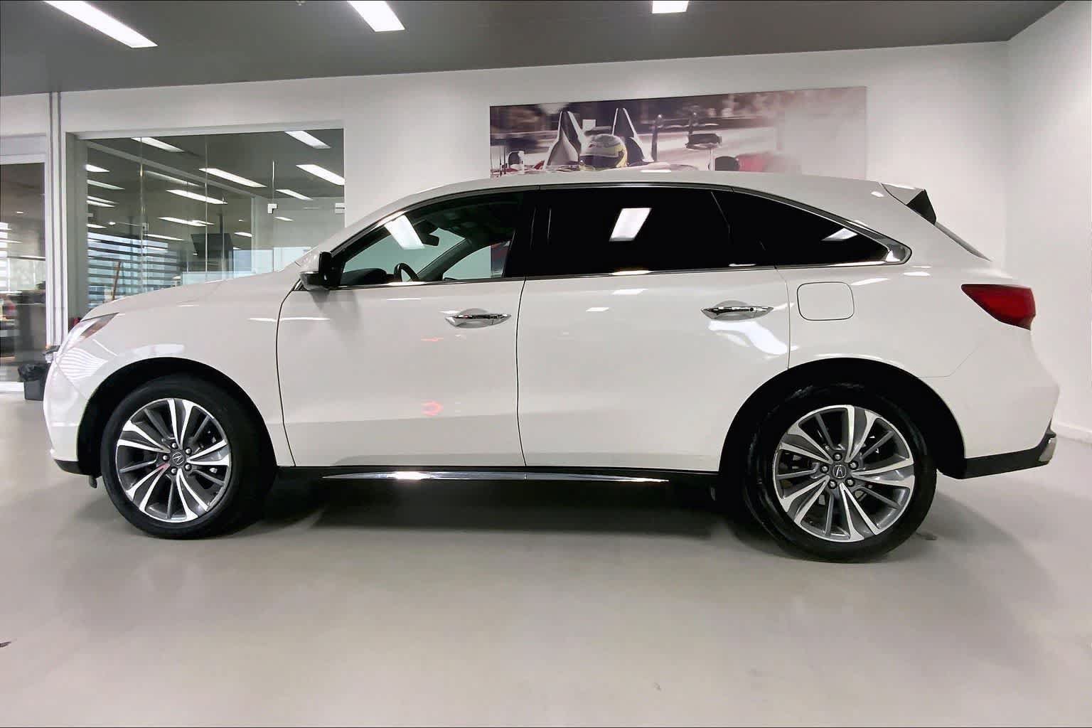 Used 2017 Acura MDX SH-AWD w/ Technology Package image 3