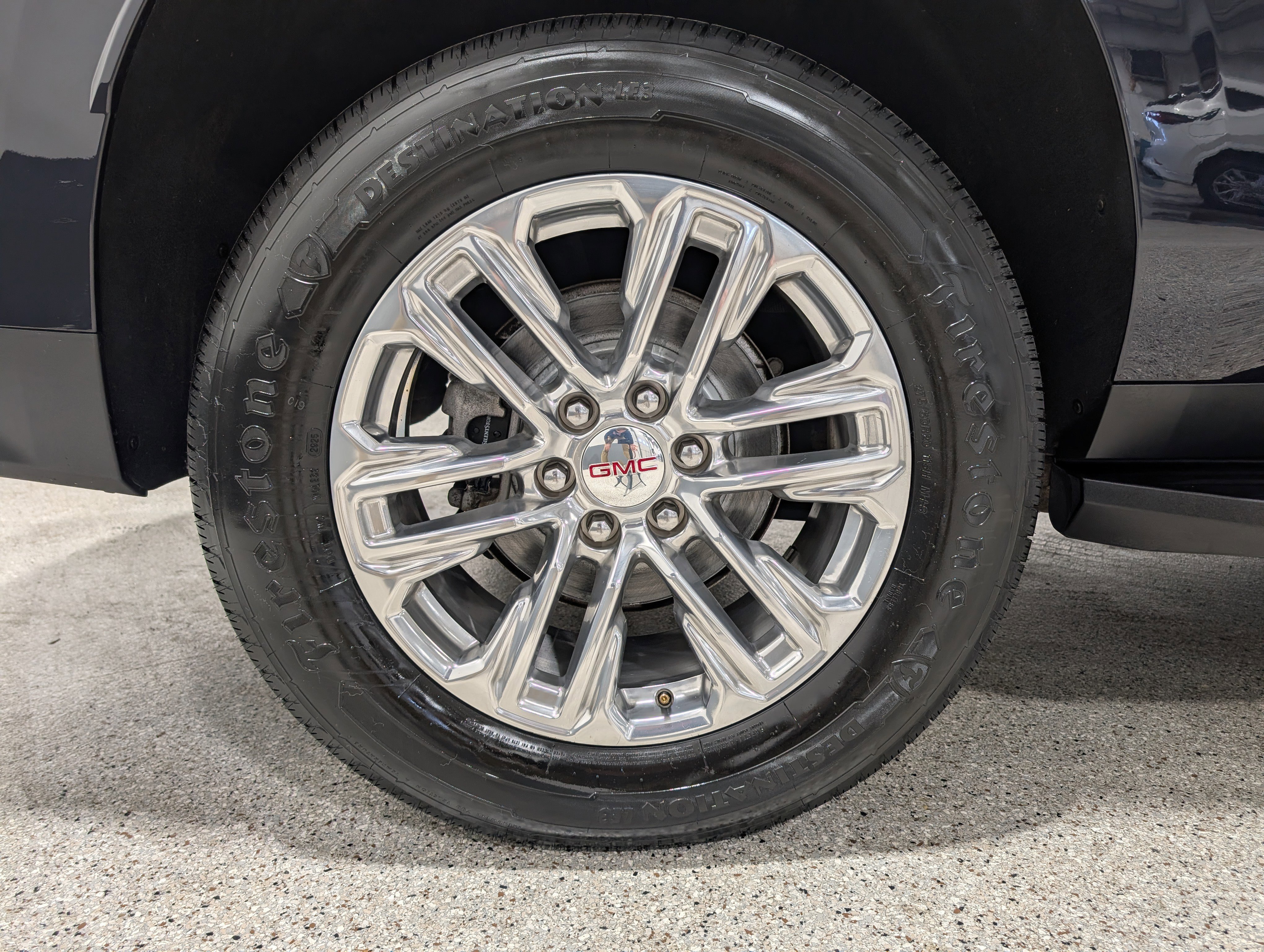 Used 2022 GMC Yukon XL SLT w/ SLT Luxury Package image 13