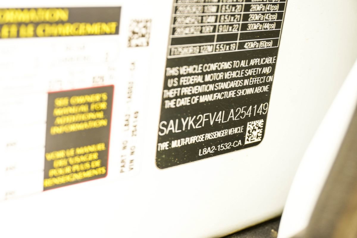 Used 2020 Land Rover Range Rover Velar R-Dynamic S image 38