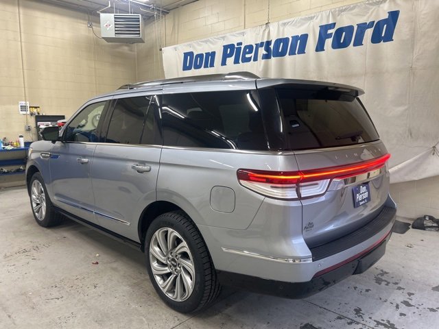 Used 2023 Lincoln Navigator Reserve image 6