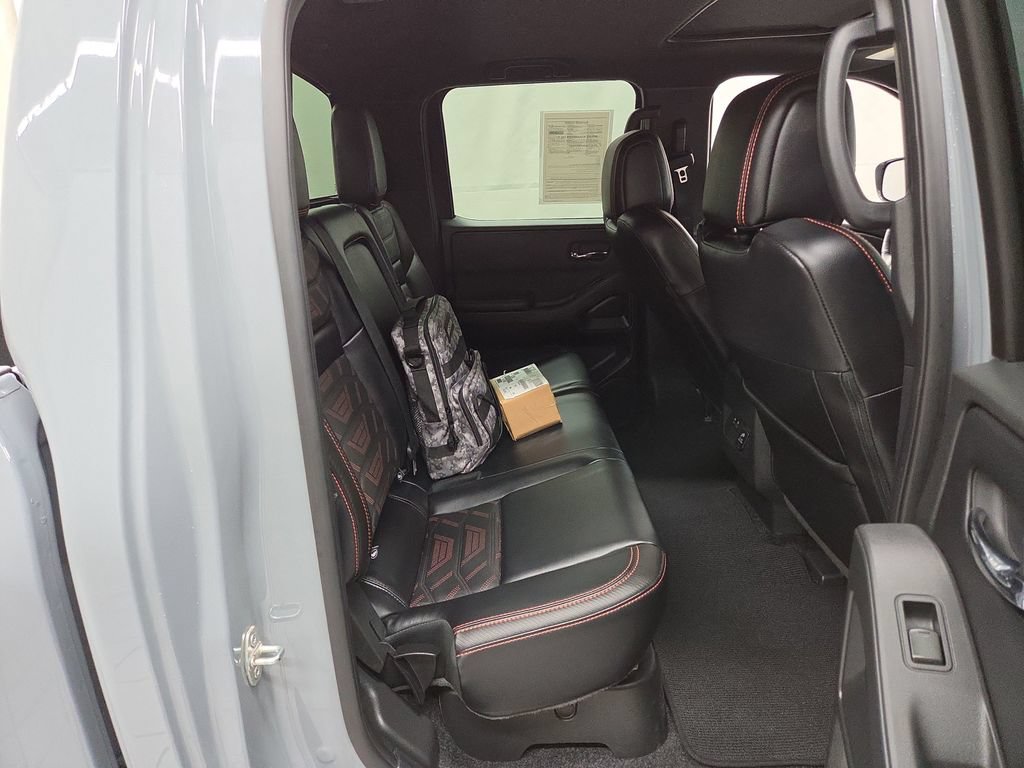 Used 2025 Nissan Frontier PRO-4X w/ Pro Premium Package AWD/4WD image 9
