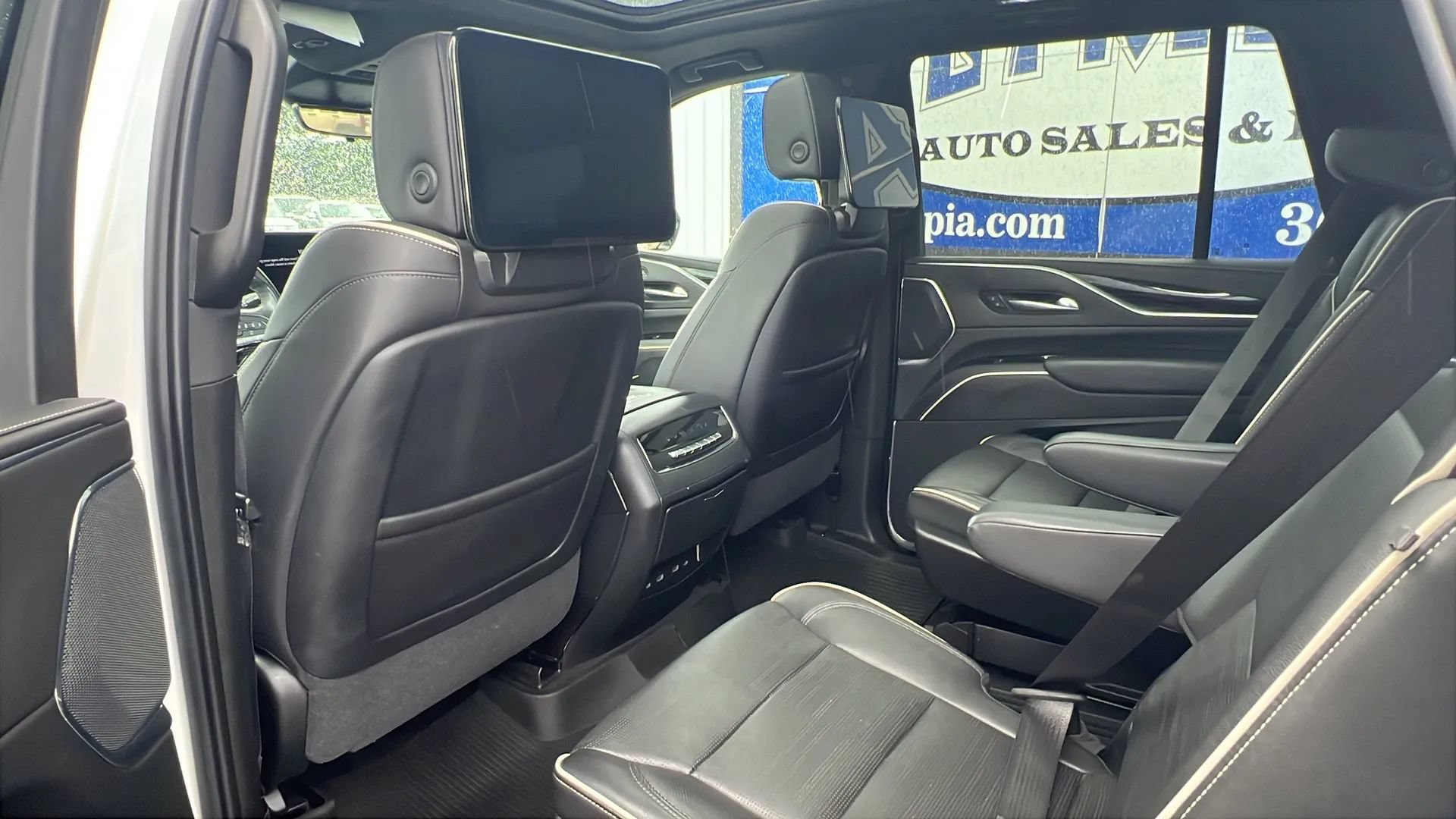 Used 2021 Cadillac Escalade Sport w/ Driver Assist Tech Package AWD/4WD image 18