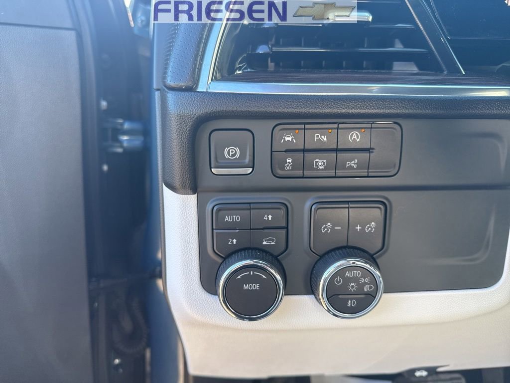 Used 2025 Chevrolet Suburban Premier image 13