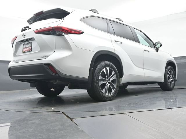Certified 2023 Toyota Highlander XLE image 43