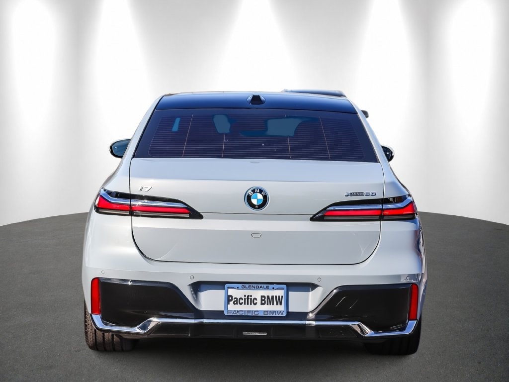 Certified 2024 BMW i7 xDrive60 AWD/4WD image 5