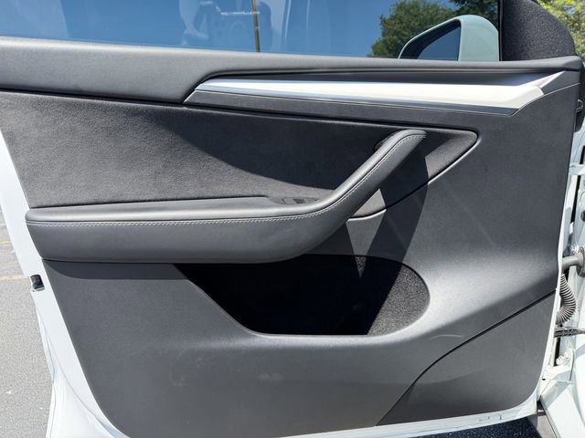 Used 2023 Tesla Model Y Performance AWD/4WD image 9