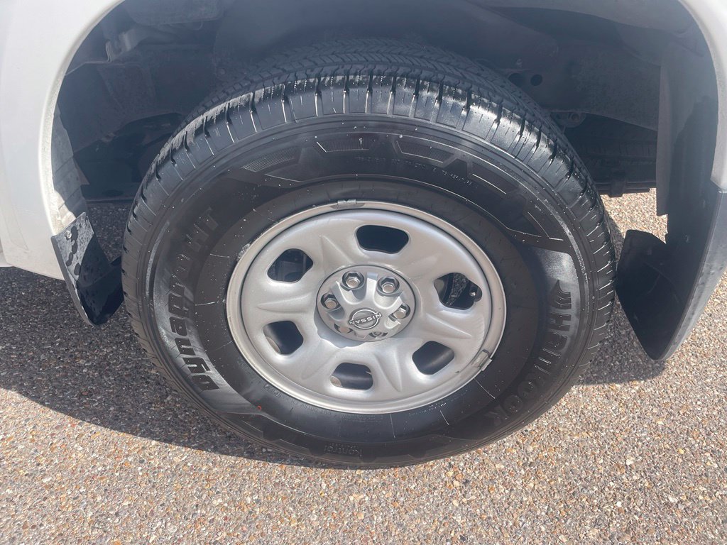 Used 2024 Nissan Frontier S RWD image 16