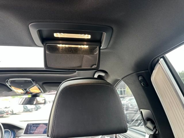 Used 2017 BMW 750i RWD image 24