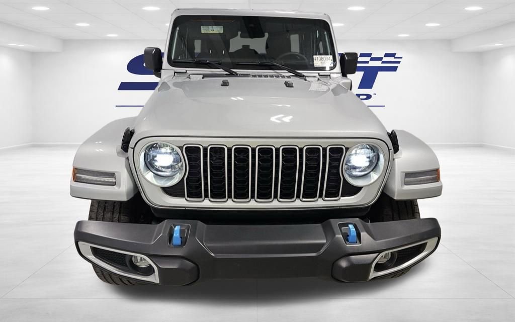 Used 2024 Jeep Wrangler Unlimited Sahara AWD/4WD image 3