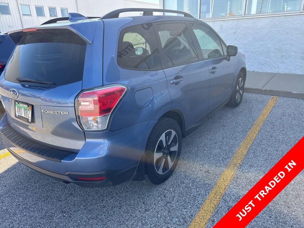 Used 2017 Subaru Forester 2.5i Premium w/ All-Weather Package AWD/4WD image 4