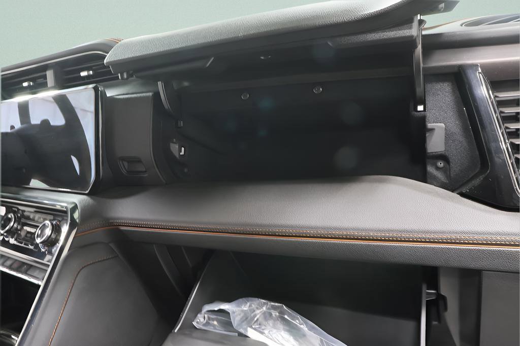 Used 2024 GMC Sierra 1500 AT4 w/ Technology Package image 24