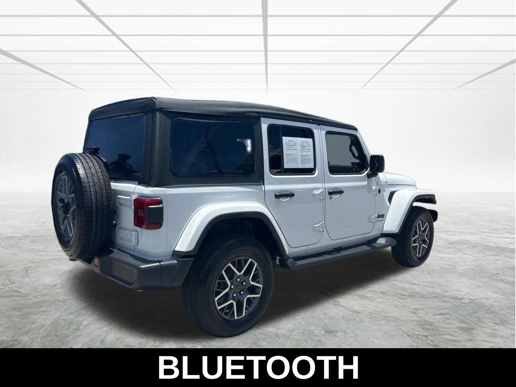 Used 2025 Jeep Wrangler Unlimited Sahara AWD/4WD image 5