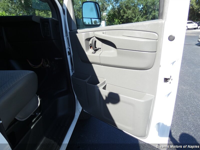 Used 2015 Chevrolet Express 2500 RWD image 39