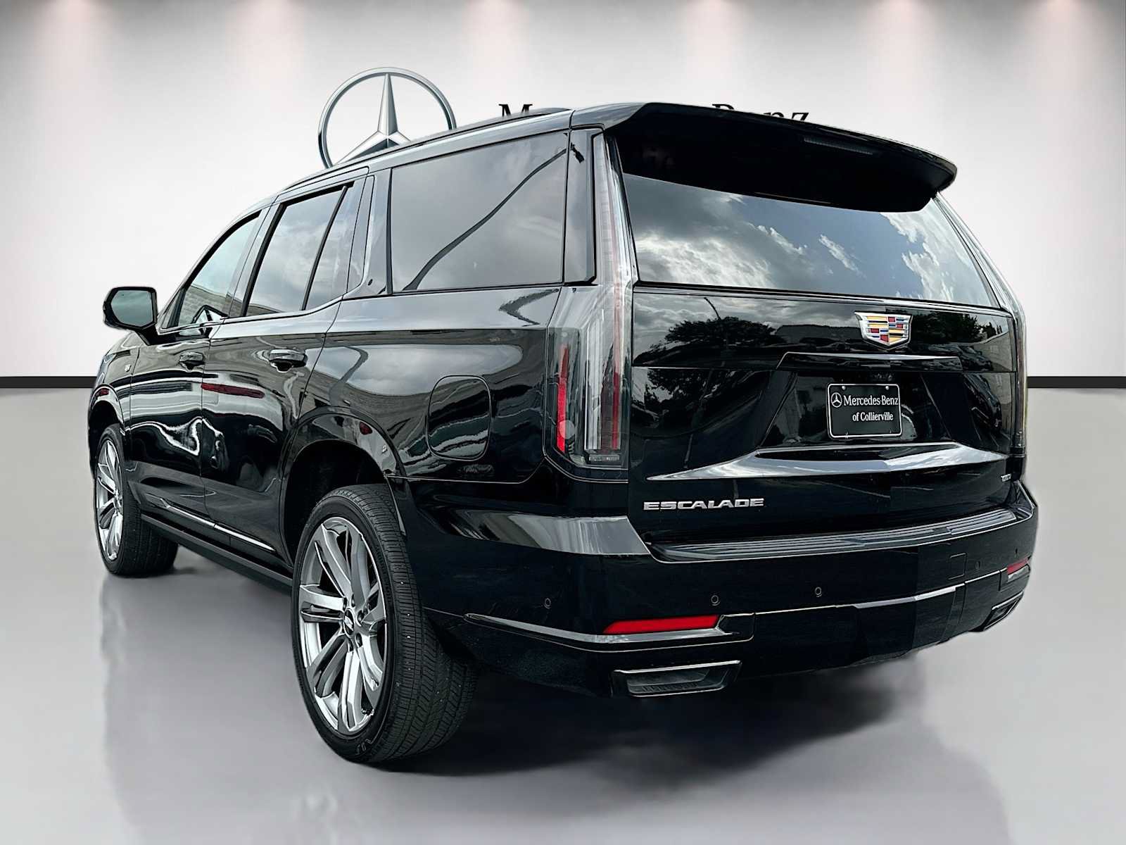 Used 2025 Cadillac Escalade Sport Platinum AWD/4WD image 7