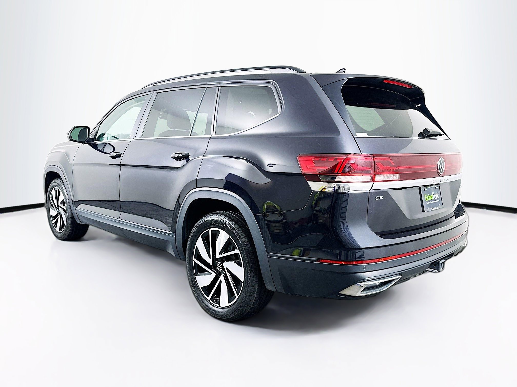 Used 2025 Volkswagen Atlas SE image 5