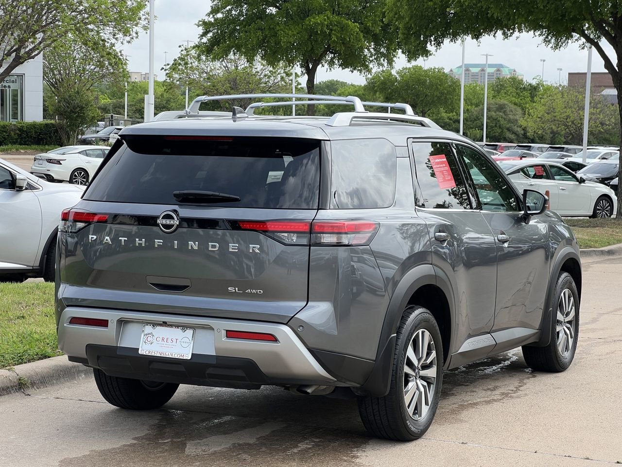 Certified 2025 Nissan Pathfinder SL image 4