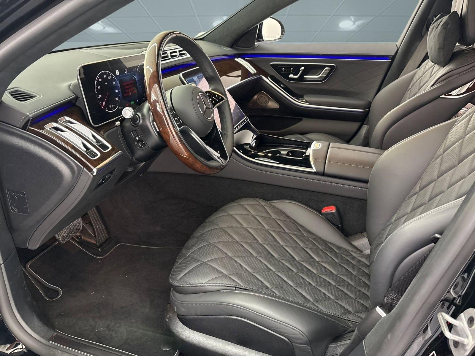 Used 2024 Mercedes-Benz S 580e 4MATIC Sedan image 3