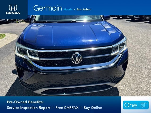 Used 2023 Volkswagen Taos SEL AWD/4WD image 2