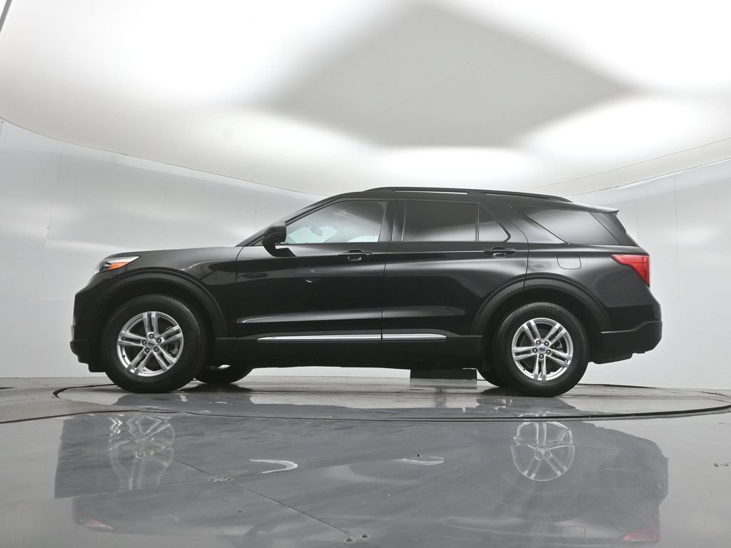 Certified 2023 Ford Explorer XLT RWD image 8