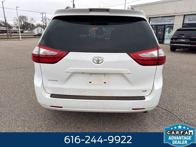 Used 2018 Toyota Sienna LE image 8