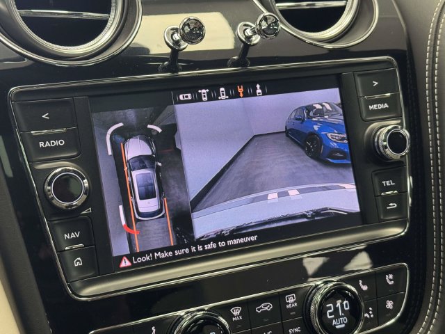 Used 2020 Bentley Bentayga AWD/4WD image 43
