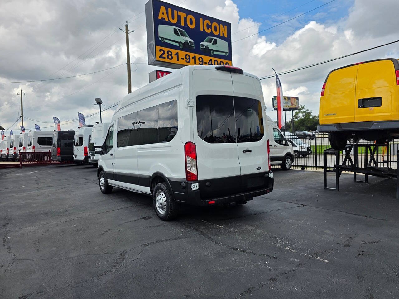 Used 2024 Ford Transit 250 148 High Roof AWD image 29