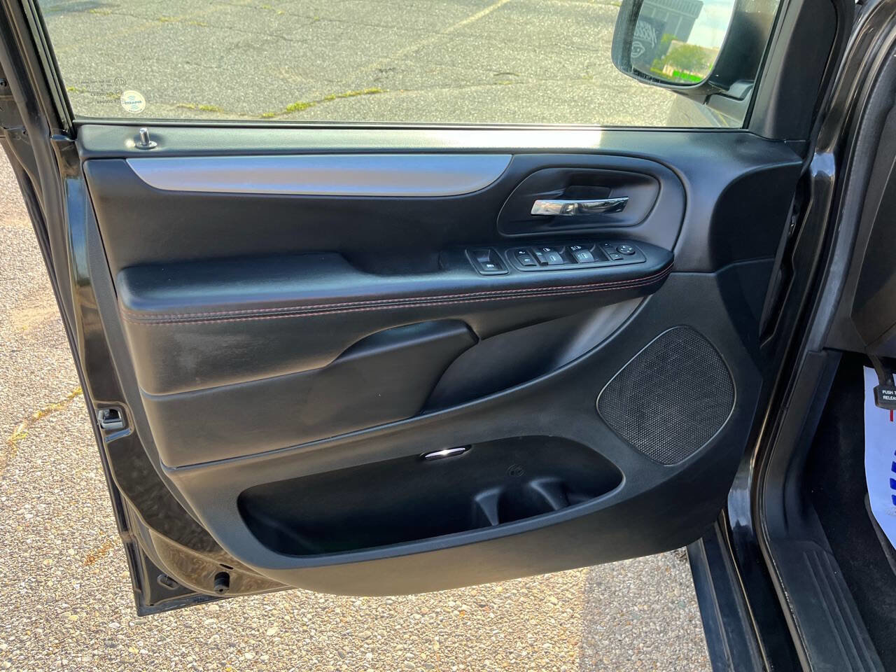 Used 2018 Dodge Grand Caravan GT image 19