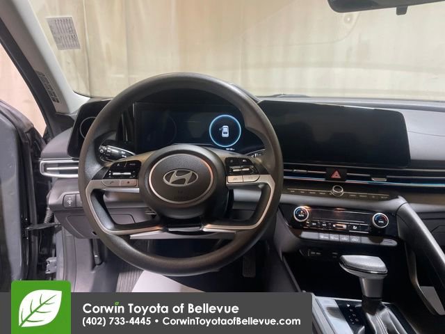 Used 2024 Hyundai Elantra SEL image 13