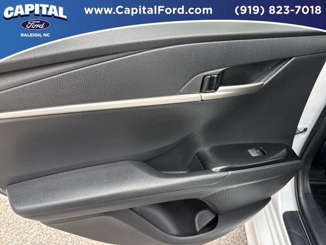 Used 2025 Toyota Camry SE w/ Convenience Package FWD image 17