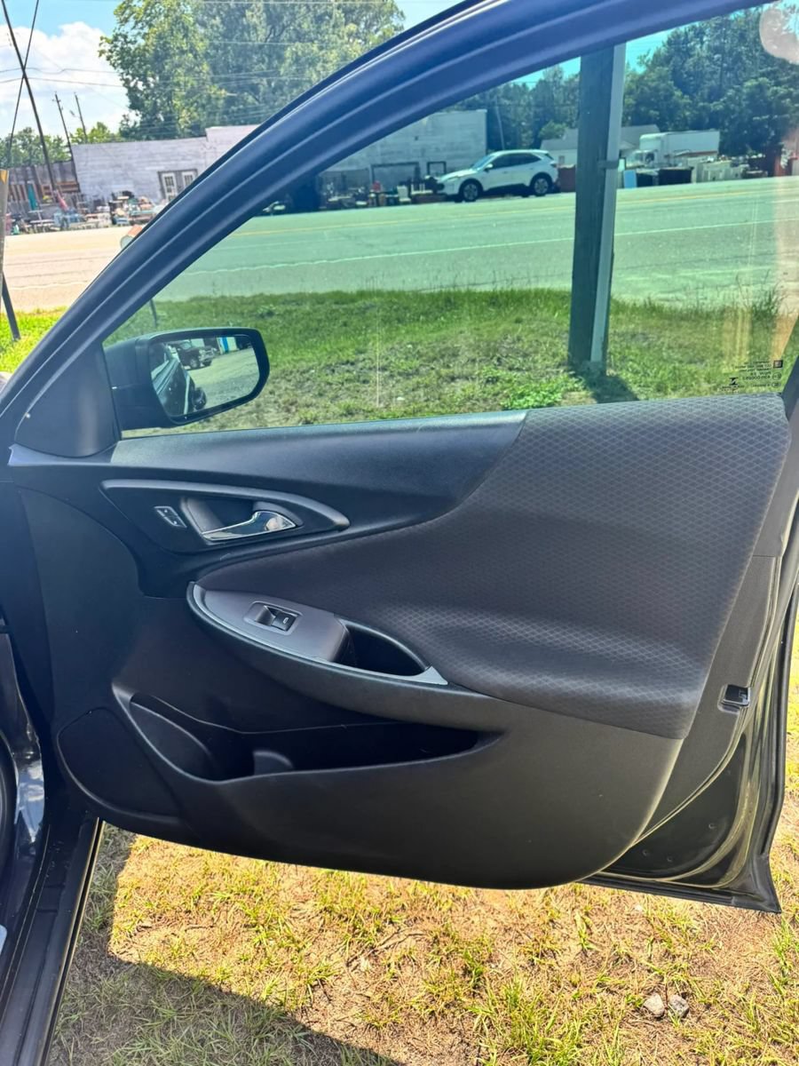 Used 2017 Chevrolet Malibu LS w/ LPO, Convenience Package 1 FWD image 18