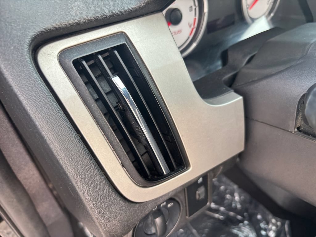 Used 2008 Ford Focus Sedan FWD image 13