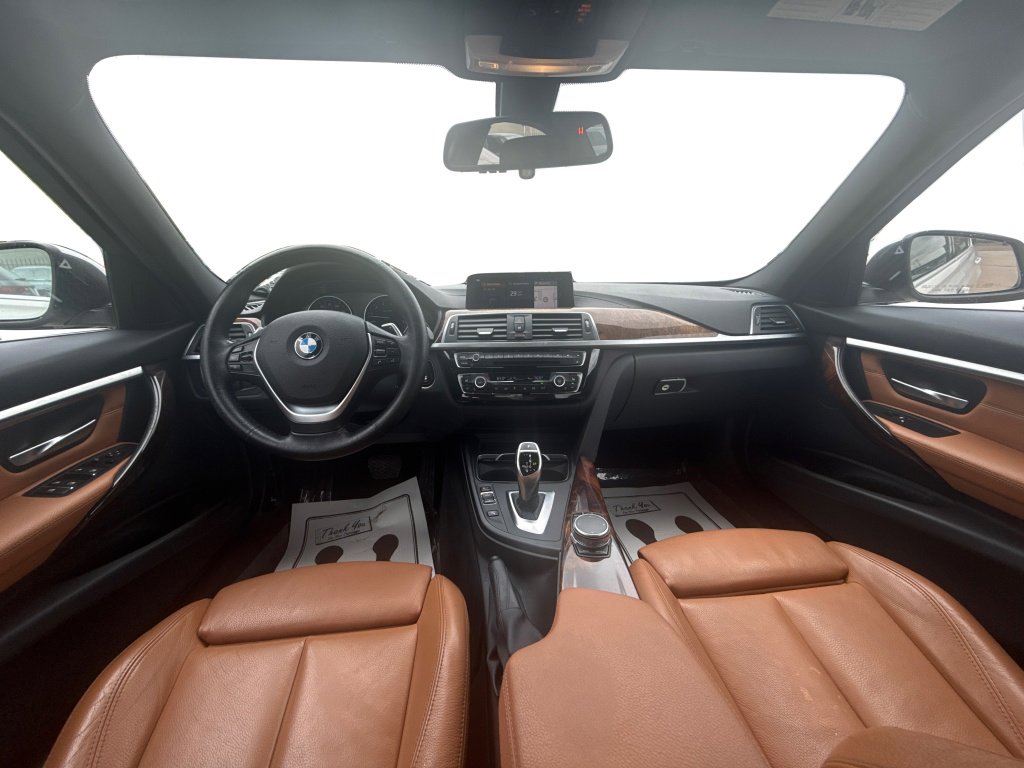 Used 2018 BMW 330i xDrive Sedan AWD/4WD image 29