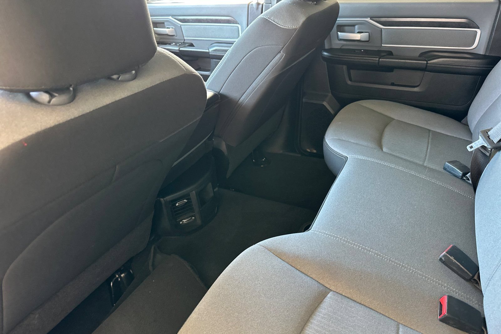 Used 2022 RAM 2500 Big Horn AWD/4WD image 13