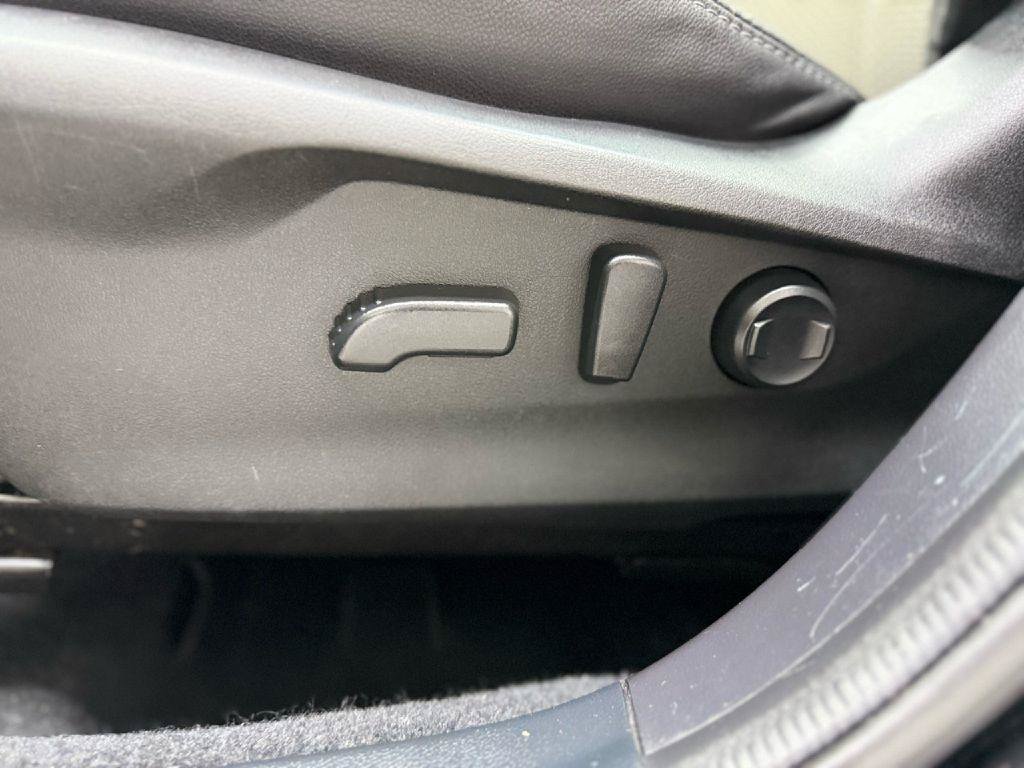 Used 2019 Subaru Forester Premium w/ All-Weather Package AWD/4WD image 10