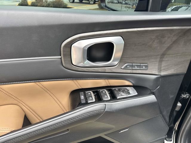Used 2025 Kia Sorento SX Prestige w/ Olive Brown Leather Package image 30