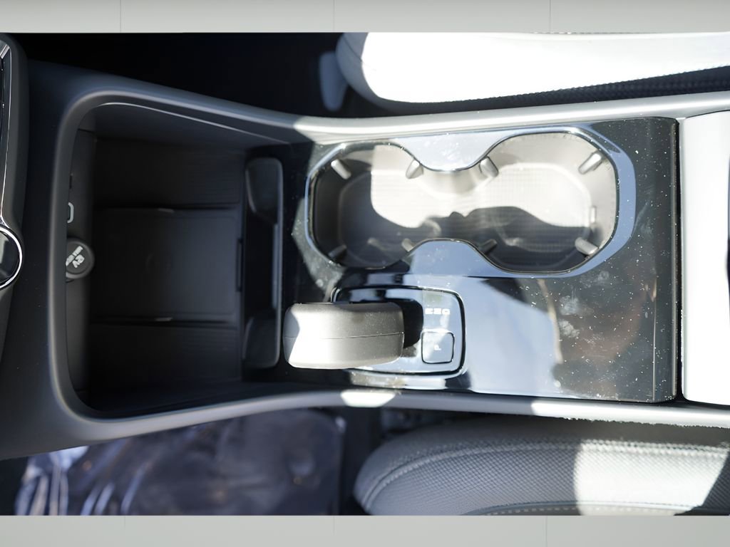 New 2025 Volvo EX40 Core w/ Climate Package image 16