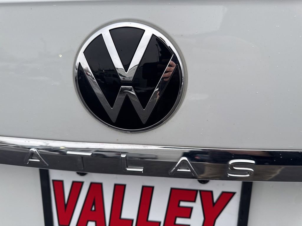 Used 2022 Volkswagen Atlas Cross Sport SE image 48